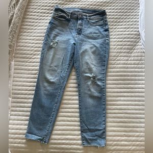 Old Navy women’s high-waisted OG straight ankle jeans. Size 10. Fall 2023.